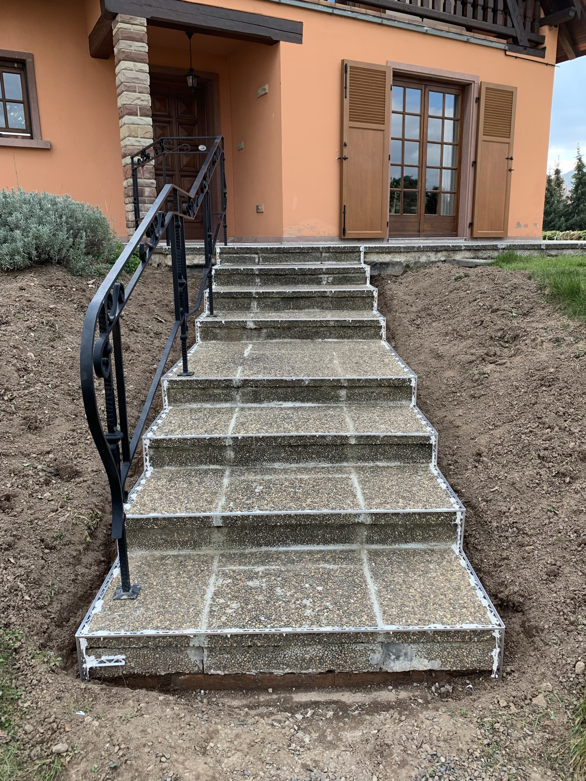 Escalier extérieur villa — avant travaux