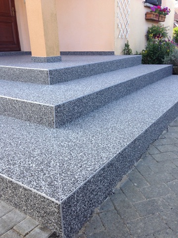 Entrée de villa en tapis de pierre